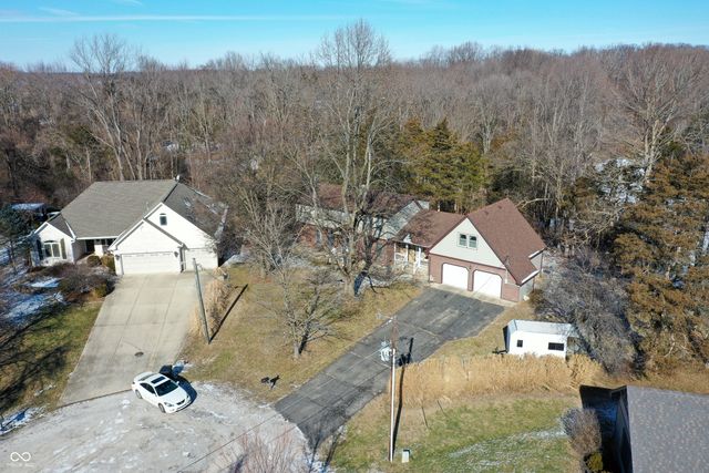 8 Mill Springs, Coatesville, IN 46121