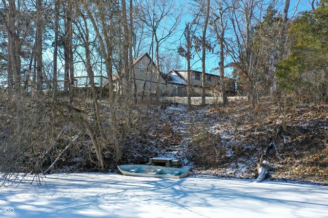 8 Mill Springs, Coatesville, IN 46121