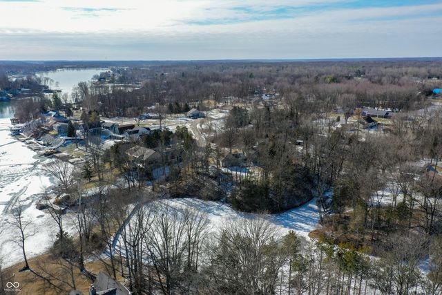 8 Mill Springs, Coatesville, IN 46121