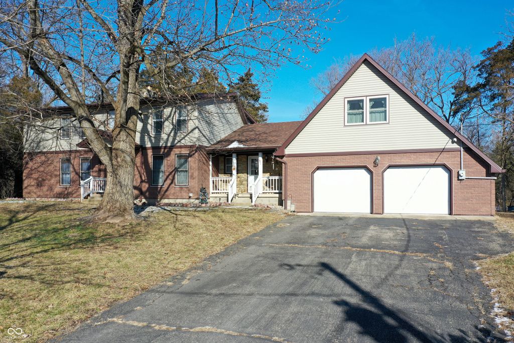 8 Mill Springs, Coatesville, IN 46121