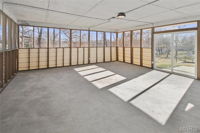 222 Pleasant Grove Avenue, Ballwin, MO 63011