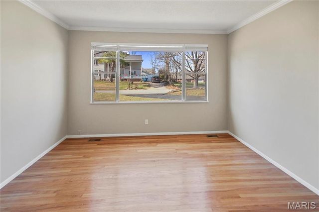 222 Pleasant Grove Avenue, Ballwin, MO 63011