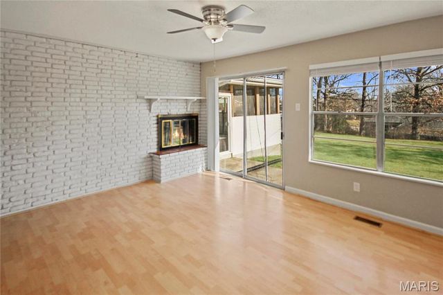 222 Pleasant Grove Avenue, Ballwin, MO 63011