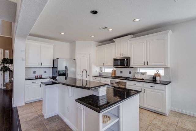 2301 Emerald Lake Lane, Little Elm, TX 75068