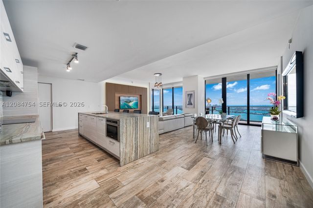 650 NE 32nd St PH5003, Miami, FL 33137
