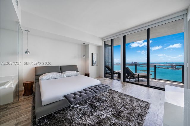 650 NE 32nd St PH5003, Miami, FL 33137