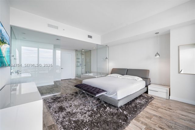 650 NE 32nd St PH5003, Miami, FL 33137