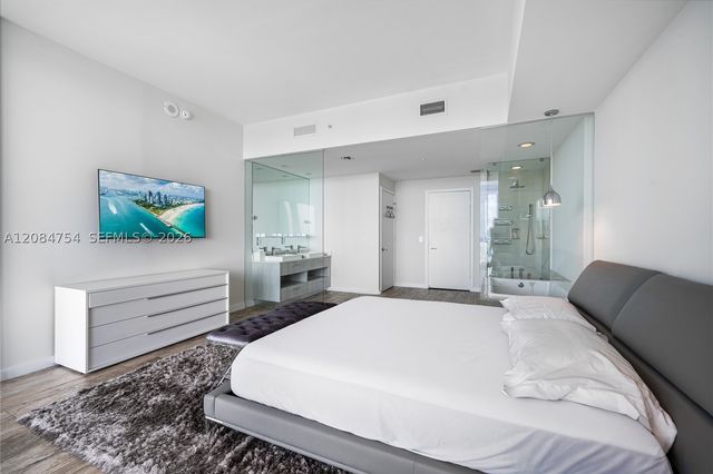 650 NE 32nd St PH5003, Miami, FL 33137