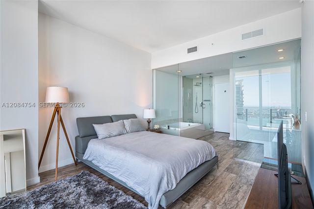 650 NE 32nd St PH5003, Miami, FL 33137