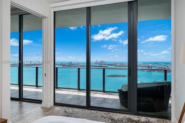650 NE 32nd St PH5003, Miami, FL 33137