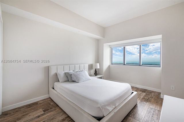 650 NE 32nd St PH5003, Miami, FL 33137