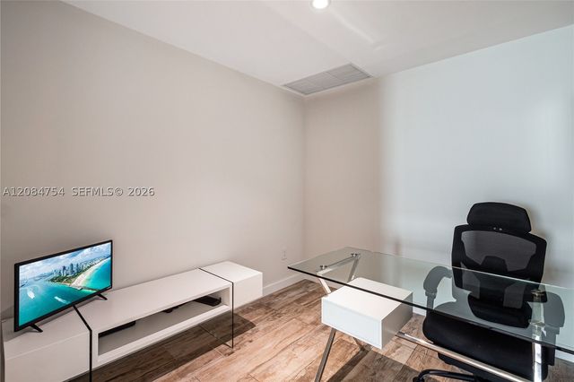 650 NE 32nd St PH5003, Miami, FL 33137