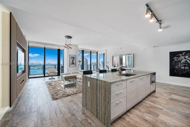 650 NE 32nd St PH5003, Miami, FL 33137