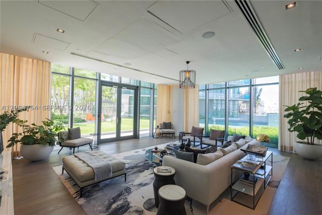 650 NE 32nd St PH5003, Miami, FL 33137