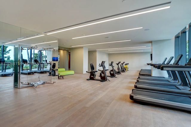 650 NE 32nd St PH5003, Miami, FL 33137