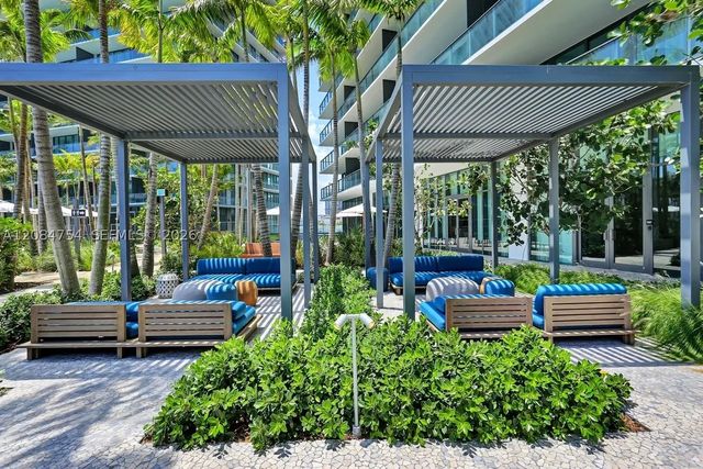 650 NE 32nd St PH5003, Miami, FL 33137
