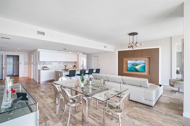 650 NE 32nd St PH5003, Miami, FL 33137