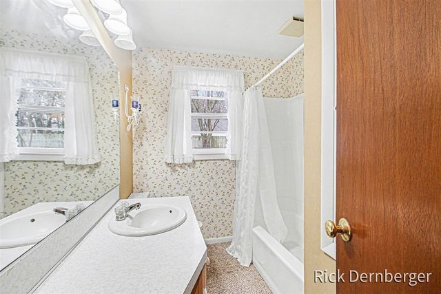 611 Hayes Street, Holland, MI 49424