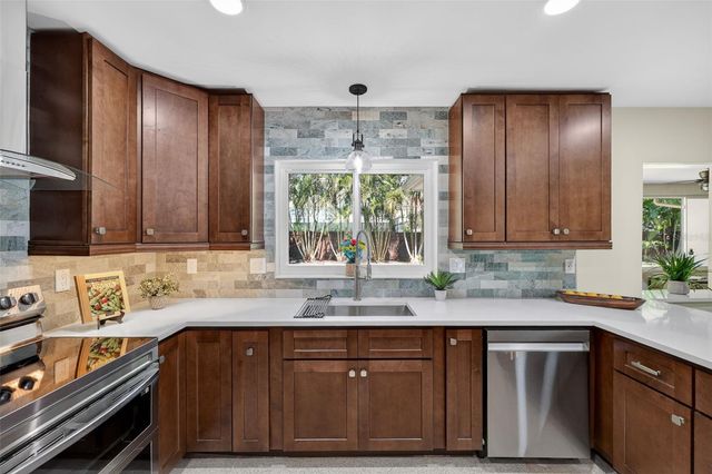 2264 ST CHARLES DRIVE, Clearwater, FL 33764