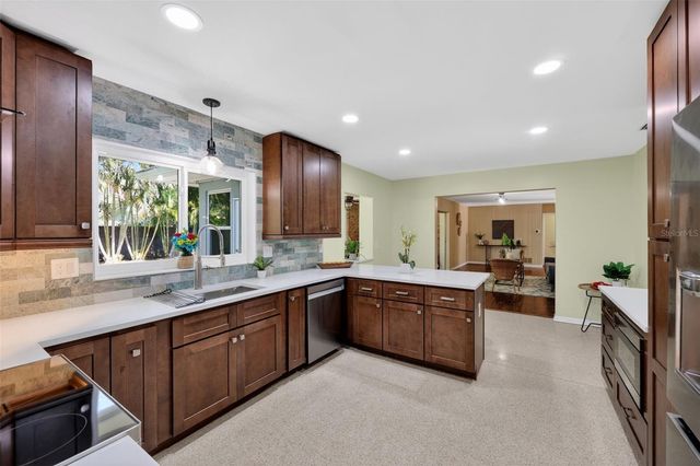 2264 ST CHARLES DRIVE, Clearwater, FL 33764