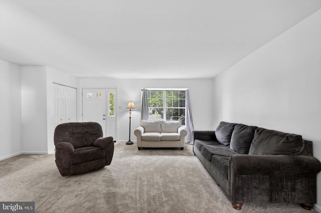 332 COUNTRYSIDE CT, Collegeville, PA 19426