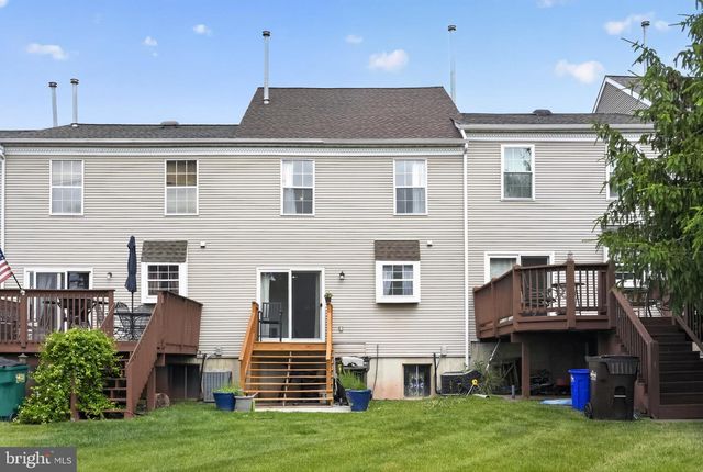332 COUNTRYSIDE CT, Collegeville, PA 19426