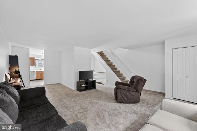332 COUNTRYSIDE CT, Collegeville, PA 19426