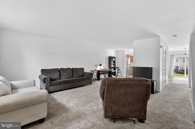 332 COUNTRYSIDE CT, Collegeville, PA 19426