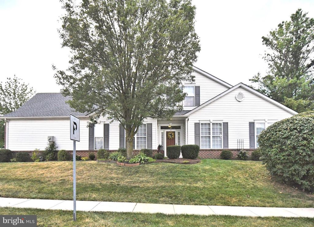 2 NEWBURY WAY, Lansdale, PA 19446