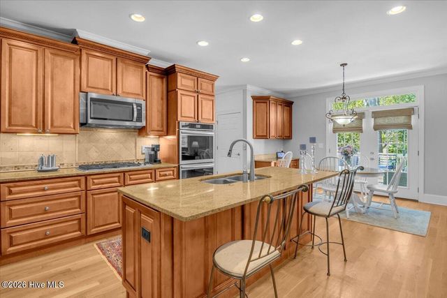 711 Alyssum Avenue, Oak Island, NC 28465