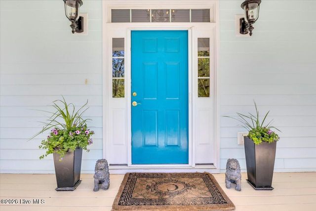 711 Alyssum Avenue, Oak Island, NC 28465