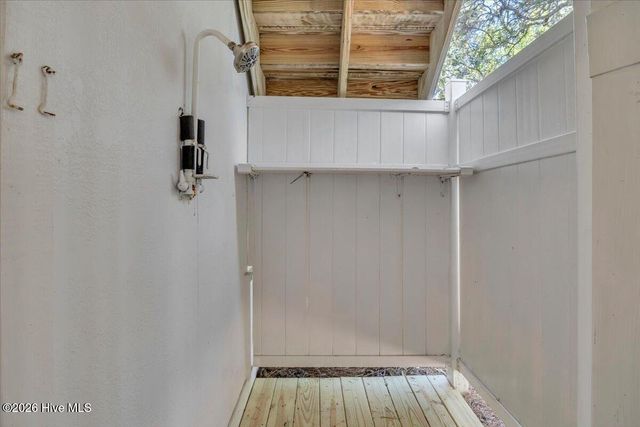 711 Alyssum Avenue, Oak Island, NC 28465