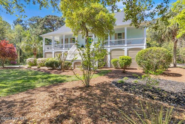 711 Alyssum Avenue, Oak Island, NC 28465