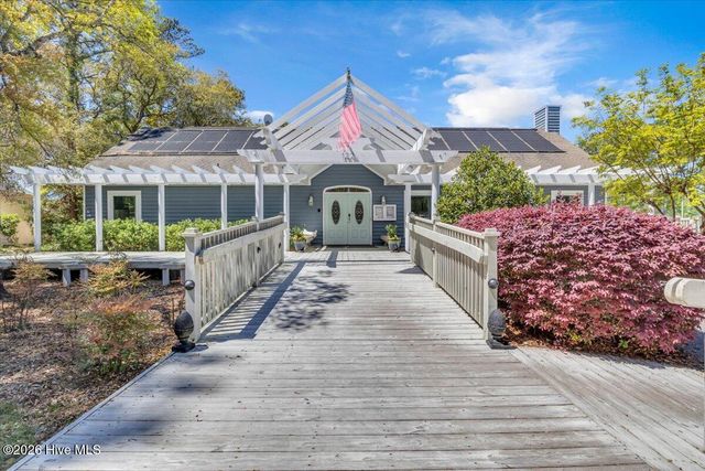 711 Alyssum Avenue, Oak Island, NC 28465