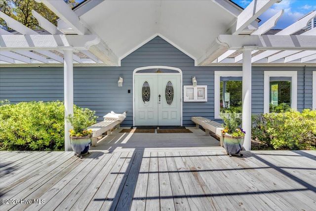 711 Alyssum Avenue, Oak Island, NC 28465