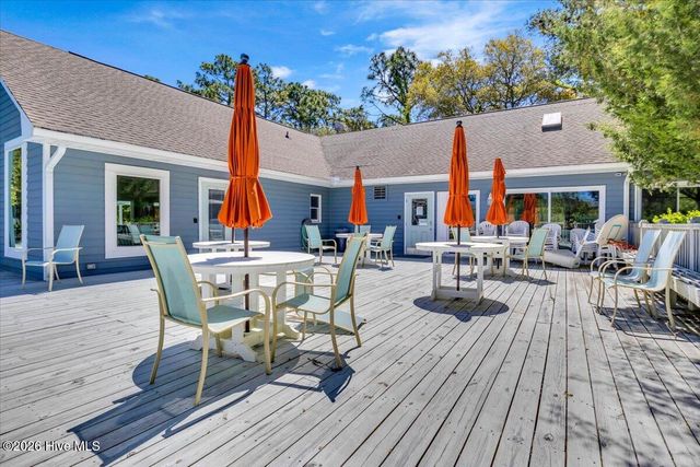 711 Alyssum Avenue, Oak Island, NC 28465