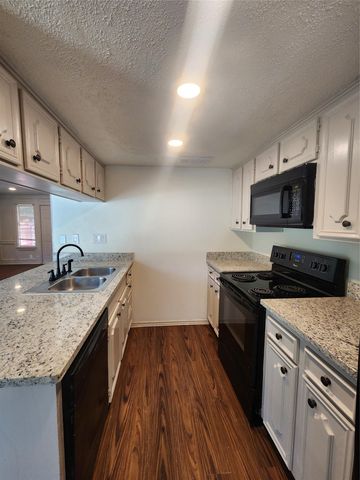 2900 Lovell DR B, Austin, TX 78723