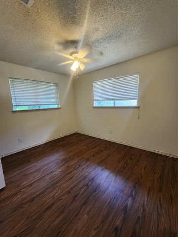 2900 Lovell DR B, Austin, TX 78723