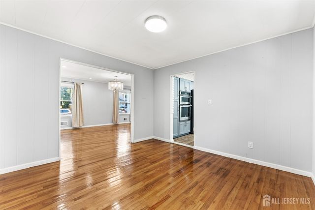 14 Mayling Court, Edison, NJ 08837
