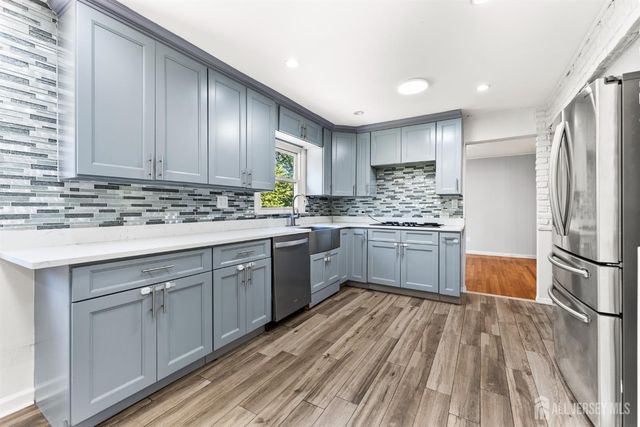 14 Mayling Court, Edison, NJ 08837