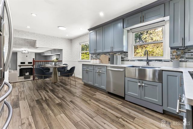14 Mayling Court, Edison, NJ 08837