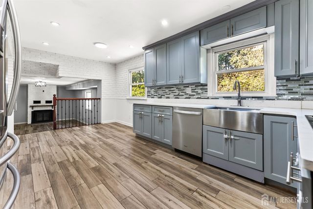 14 Mayling Court, Edison, NJ 08837