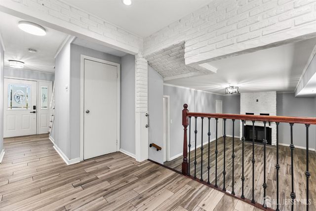 14 Mayling Court, Edison, NJ 08837