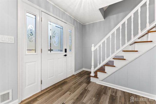 14 Mayling Court, Edison, NJ 08837