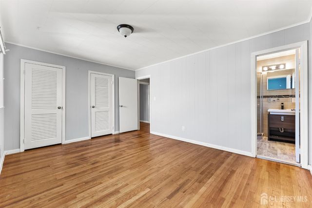 14 Mayling Court, Edison, NJ 08837