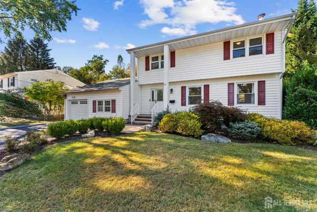 14 Mayling Court, Edison, NJ 08837