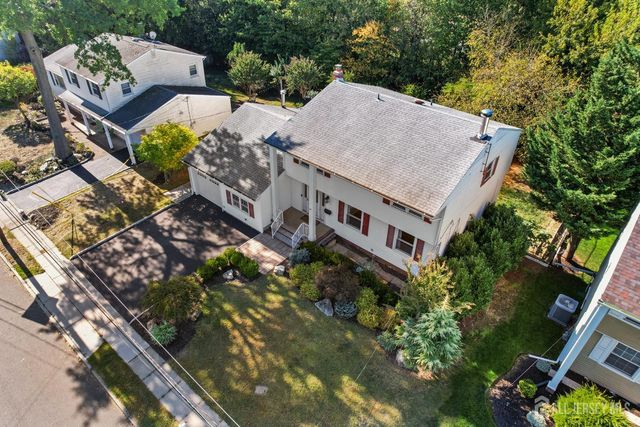 14 Mayling Court, Edison, NJ 08837
