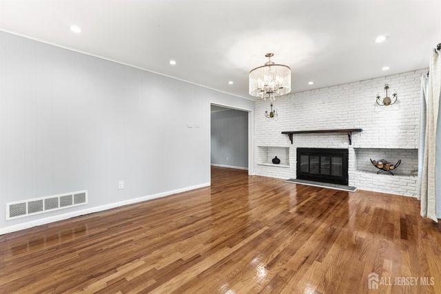 14 Mayling Court, Edison, NJ 08837