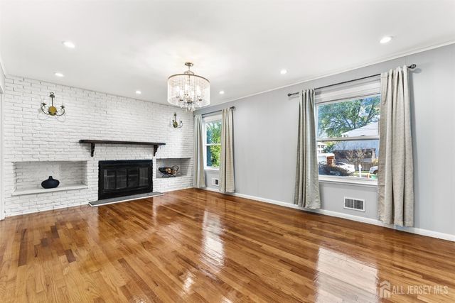 14 Mayling Court, Edison, NJ 08837