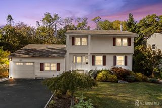 14 Mayling Court, Edison, NJ 08837